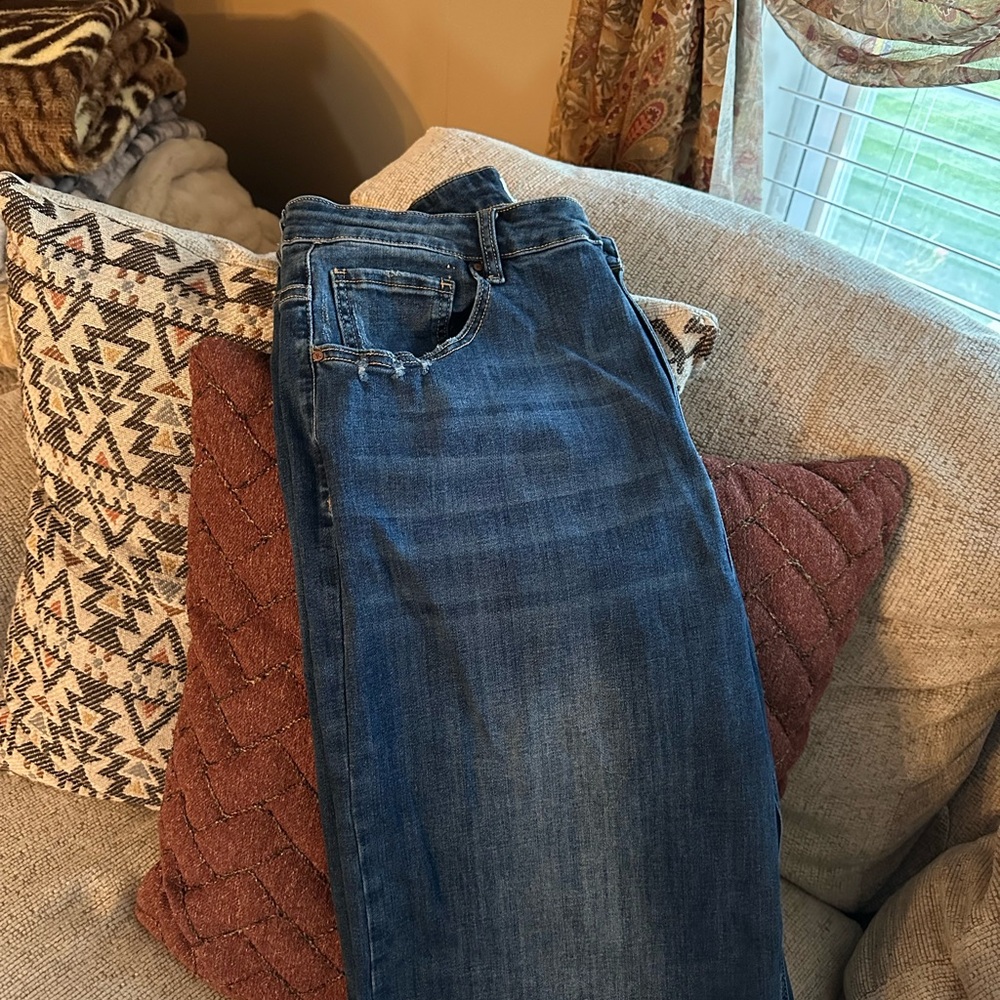 Risen High Rise Cropped Wide Leg Jeans - Picture 4 of 9